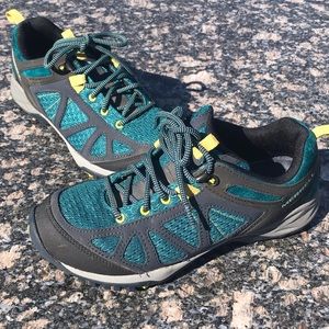 Merrell hiking shoes women’s size 9.5 Brand new